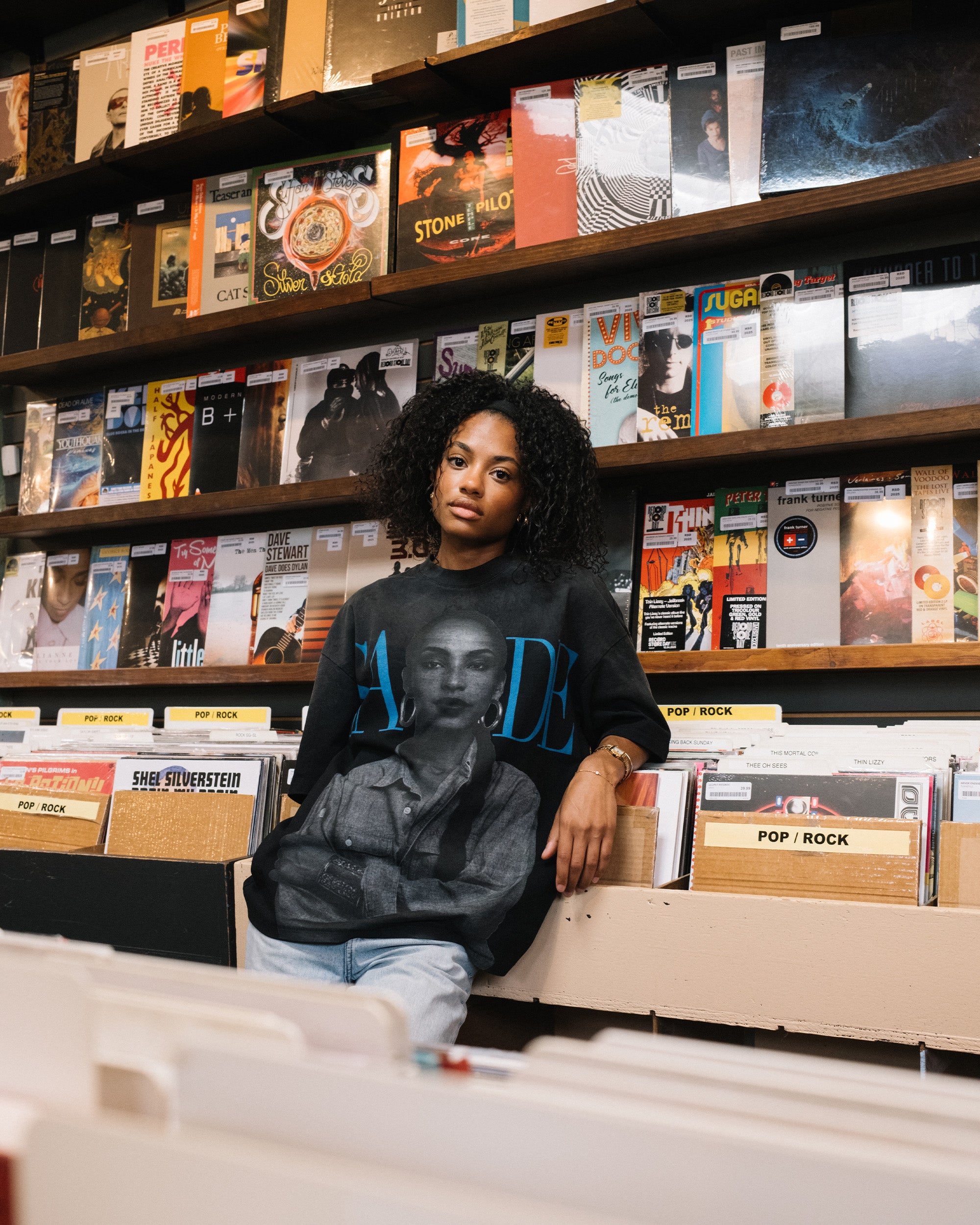 USA限定Unfinished Studios SADE, BLACK T XL USA限定Unfinished Studios SADE, BLACK T XL sadeのフリマアイテム一覧